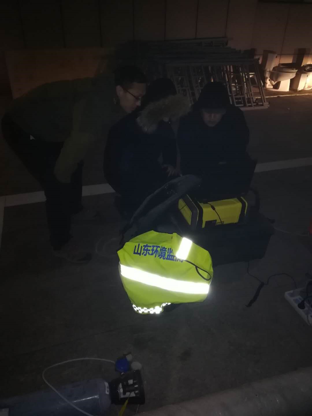 泄露現(xiàn)場(chǎng)攜帶PF-300開展應(yīng)急監(jiān)測(cè)